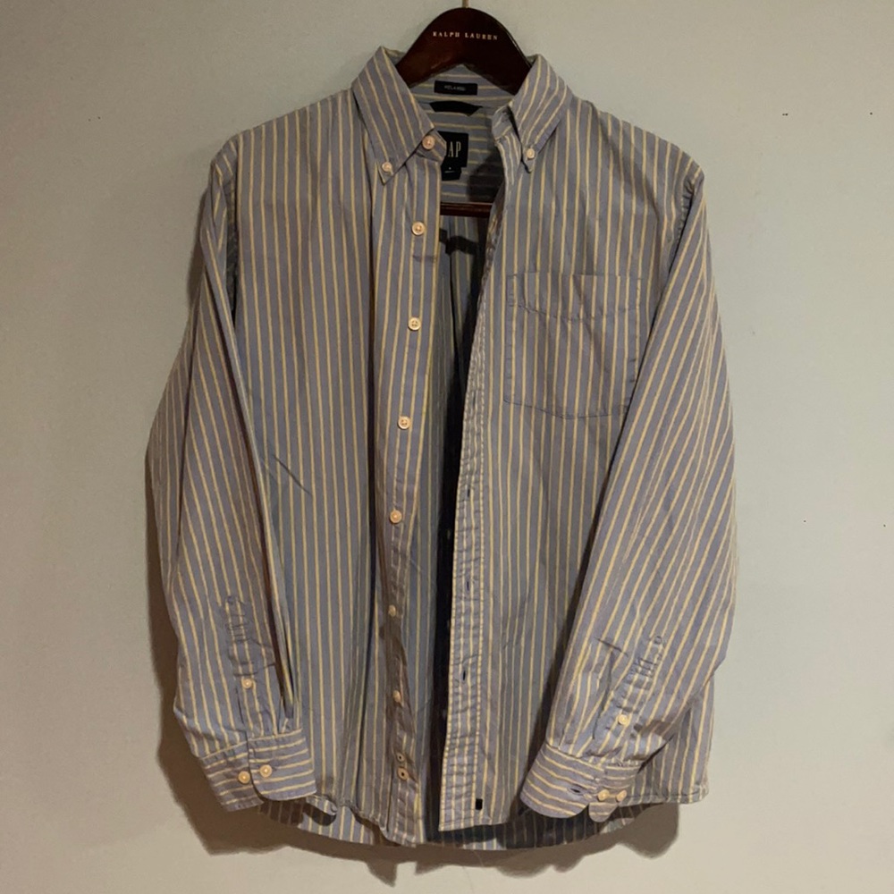 Gap button down